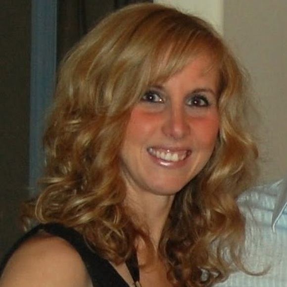 Profile Picture of Angela Poovey (@angelapoovey) on Poshmark