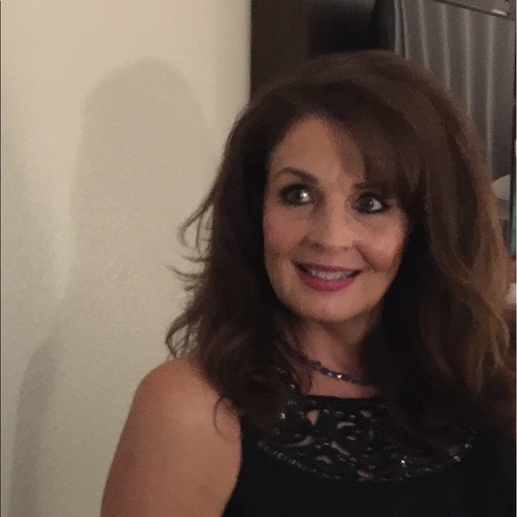 Profile Picture of Sherri Wilson (@stylinsherri007) on Poshmark