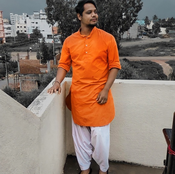 Azad Hussian - Poshmark Profile Picture of Azad Hussian (@ajad123434) on Poshmark