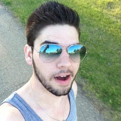Profile Picture of Devin Foster (@CrossCrowMusic) on Twitter