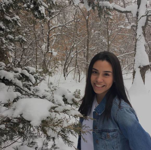 Profile Picture of Luciane Cox (@lcoxdu) on Poshmark