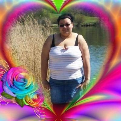 Profile Picture of Stefanie Meyer (@Stefani78959493) on Twitter