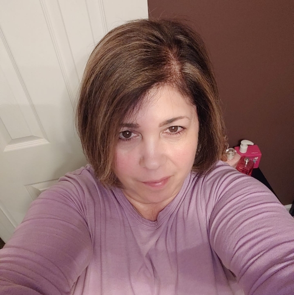 Profile Picture of Maria Maynard (@marymaynard1963) on Poshmark