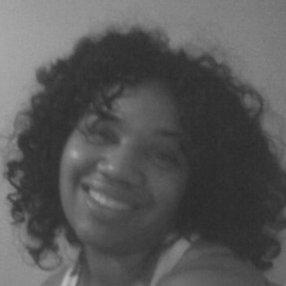 Profile Picture of Miqui Spencer (@miquis31) on Poshmark