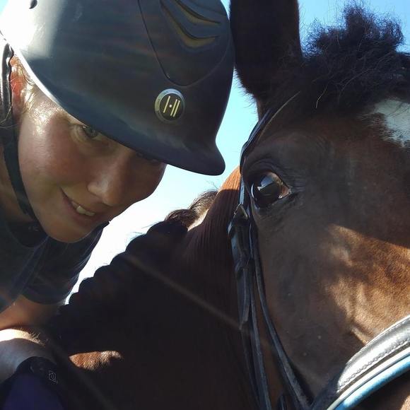 Profile Picture of Megan Bereskin (@meganbereskin) on Poshmark