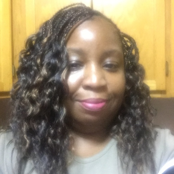 Profile Picture of Pamela Ash (@buffy356) on Poshmark