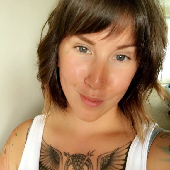 Profile Picture of Leigh Wardley (@leighwardley) on Poshmark