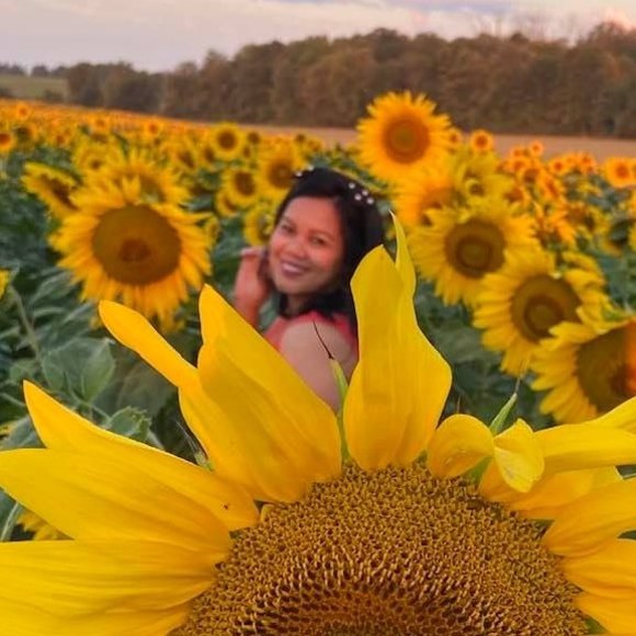 Profile Picture of Sharla mae Mercader (@sharmae89) on Poshmark