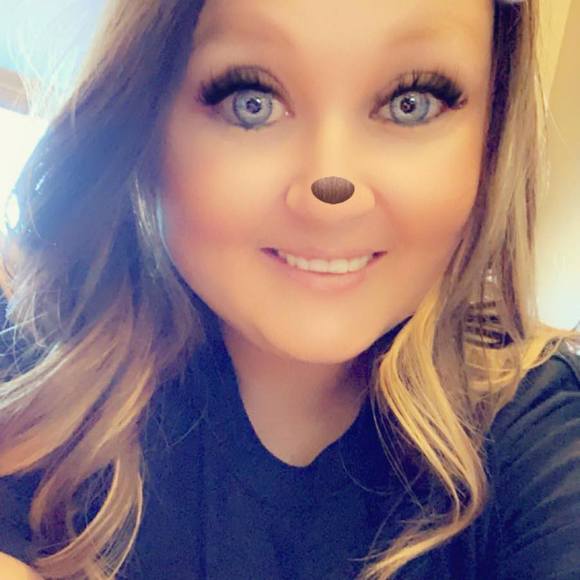 Profile Picture of Amanda Clancy (@amanda_clancy) on Poshmark
