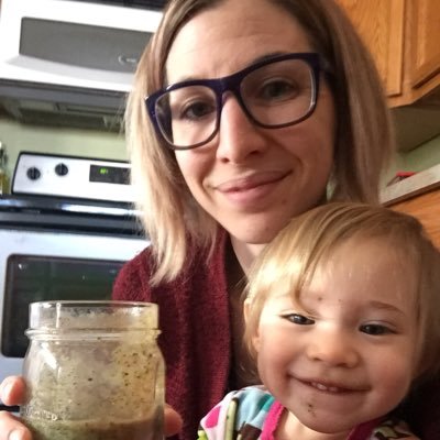 Profile Picture of Angie McFarland (@loveplaycreate) on Twitter