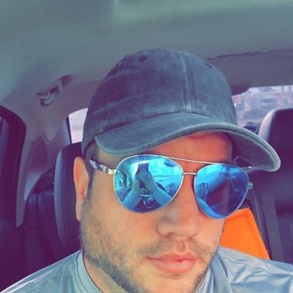 Profile Picture of James Farough (@ryanjf1986) on Poshmark