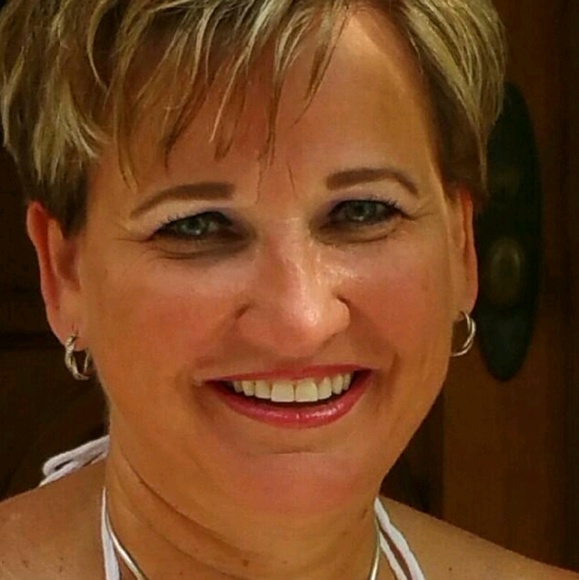 Profile Picture of Katherine Mountain (@loveajack) on Poshmark