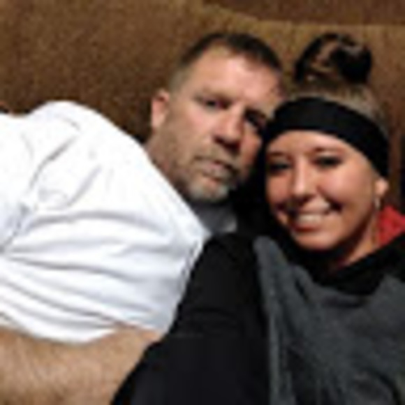 Profile Picture of Shanna Mellick (@shannamellick) on Poshmark