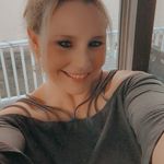 Profile Picture of Melanie J Huggins (@melaniejhuggins) on Instagram