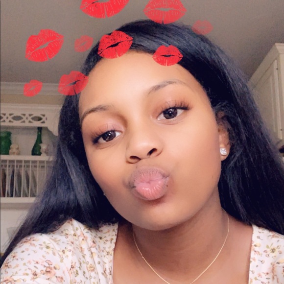 Profile Picture of Aisha Stewart (@a711) on Poshmark