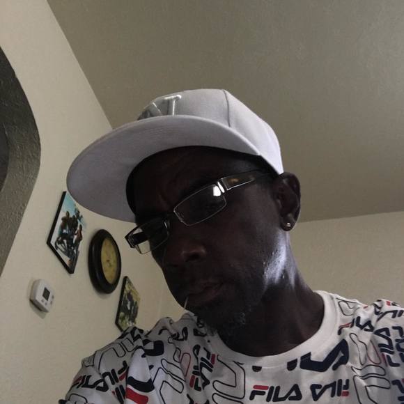 Profile Picture of Gregg Weemes (@greggweemes) on Poshmark