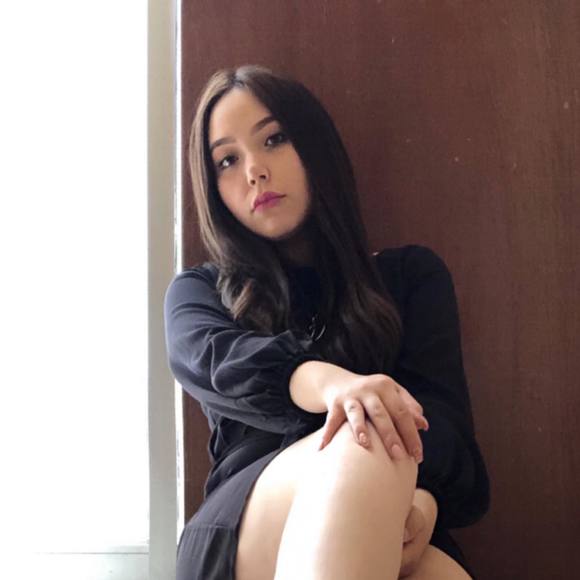 Profile Picture of Gabriella Alguirez (@abbii_alguirez) on Poshmark