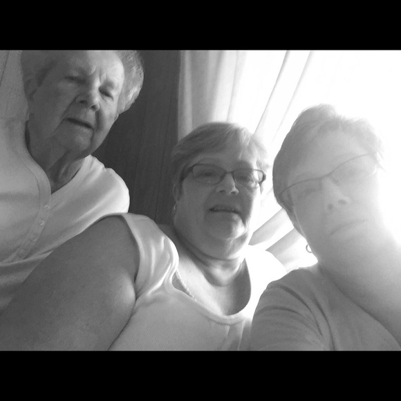 Denise Menhart - Poshmark Profile Picture of Denise Menhart (@mylaninc1) on Poshmark