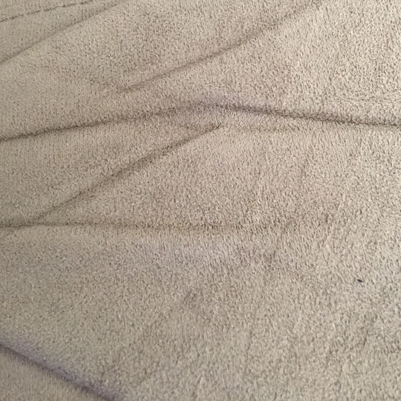 Profile Picture of Zohreh Ossia (@zohreossia) on Poshmark