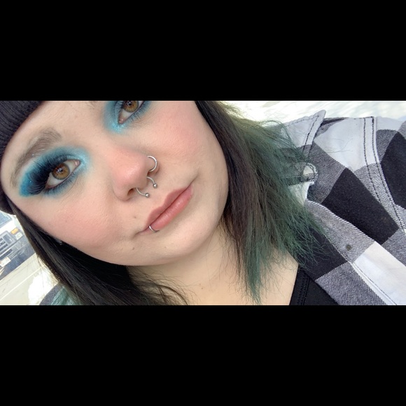 Profile Picture of Cassidy Heaps (@cassidyheaps) on Poshmark