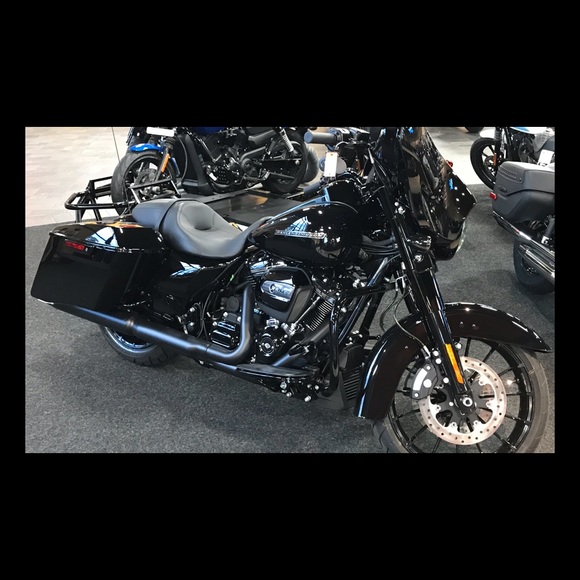 Profile Picture of Ken Piunti (@kmp972) on Poshmark