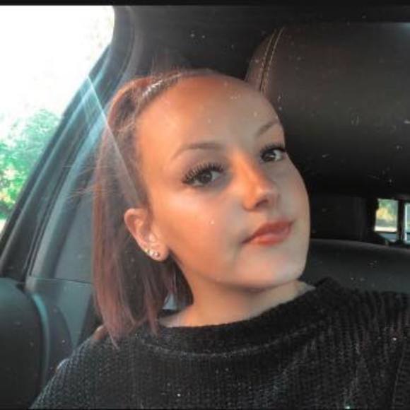 Profile Picture of Brianna Carson (@bria2910) on Poshmark