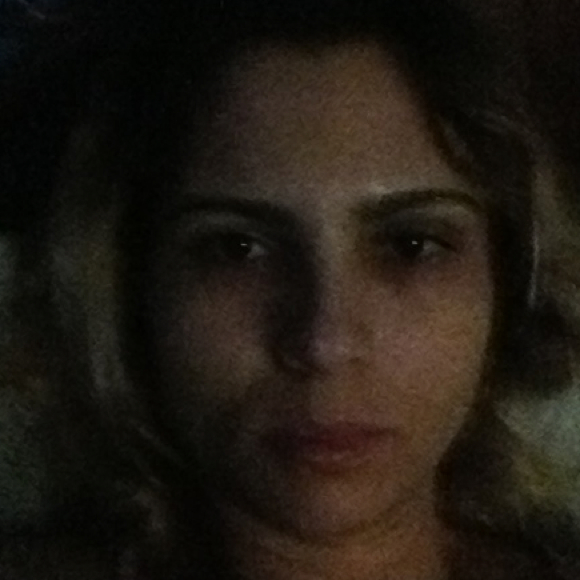 Profile Picture of Andreia Ribeiro (@deiausa2011) on Poshmark