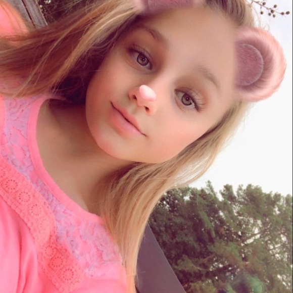 Profile Picture of Haven Roberts (@haven_roberts67) on Poshmark