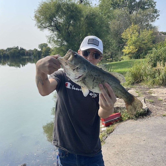 Profile Picture of Daniel Bieze (@dannybieze6) on Poshmark