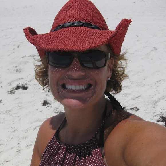 Profile Picture of Carrie Rissler (@cwieder) on Poshmark