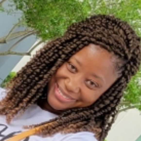 Profile Picture of Shantel Wright (@shantelwrigh882) on Poshmark