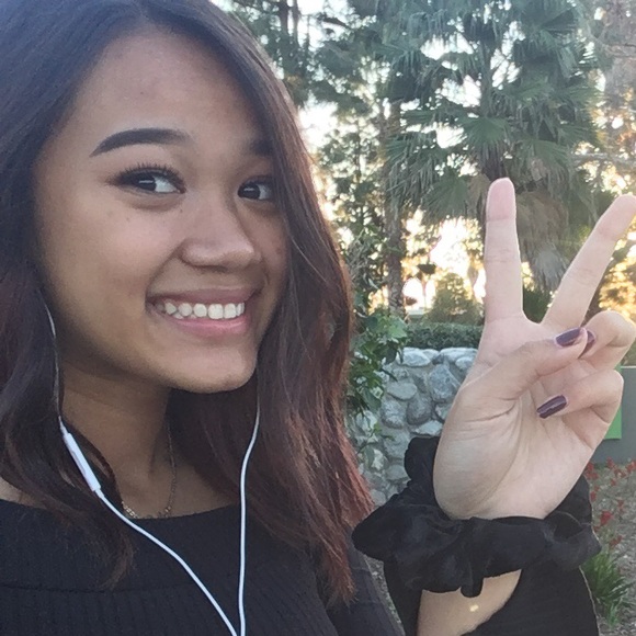 Profile Picture of Mina Nguyen (@minangyyn) on Poshmark
