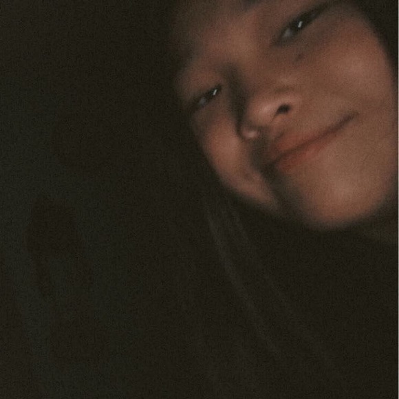 Profile Picture of Cindy Khaul (@cindyxsa) on Poshmark