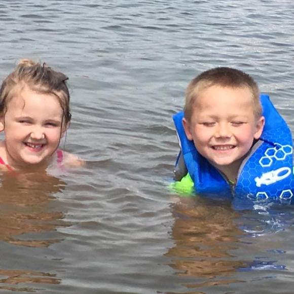 Profile Picture of Melissa Kawejsza (@melissalk28) on Poshmark