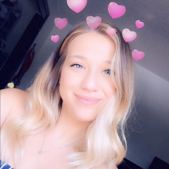 Profile Picture of Andrea Maffei (@maffeiandrea) on Poshmark