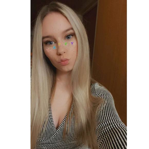 Profile Picture of Kaila Breitenstein (@kaimari15) on Poshmark