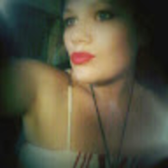 Profile Picture of Tosha Killough (@toshakillough98) on Poshmark