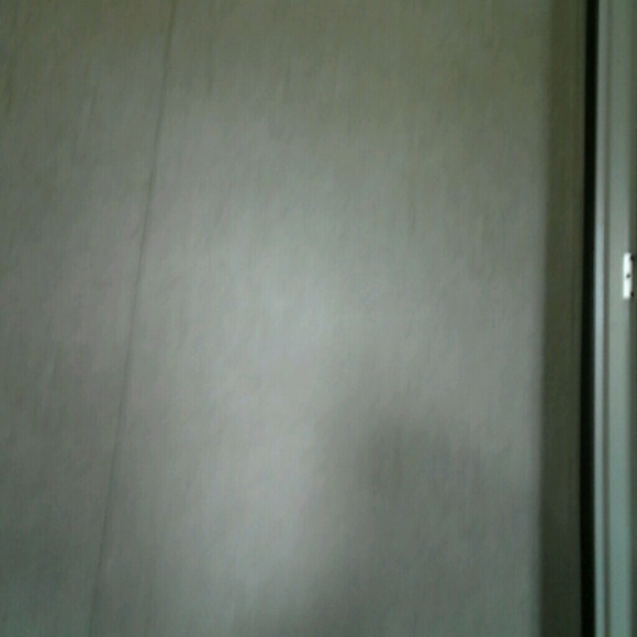 Profile Picture of Amber Vantiem (@astarr78) on Poshmark