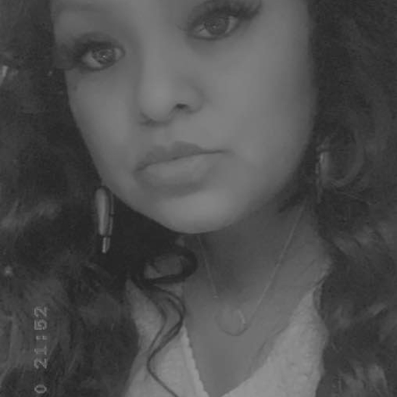 Julia Alanis - Poshmark Profile Picture of Julia Alanis (@juliaalanis) on Poshmark