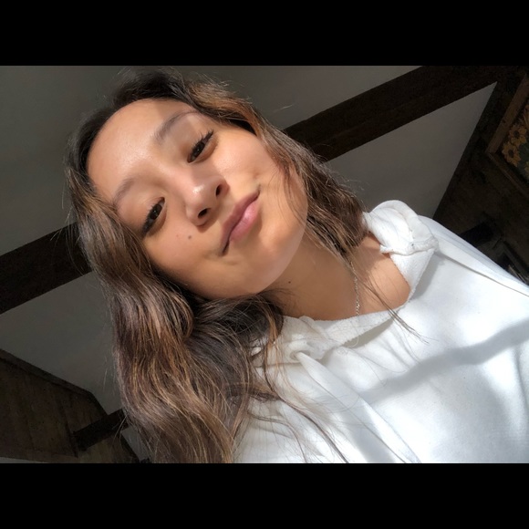 Profile Picture of Isabel Daniele (@isabelrosariaa) on Poshmark
