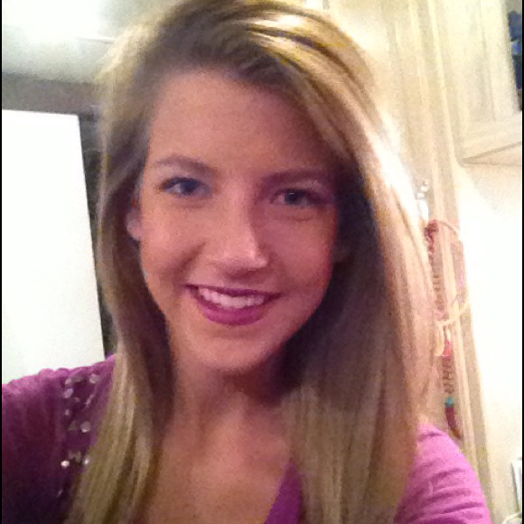 Profile Picture of Kristie Mertz (@kristie_xoxo) on Poshmark