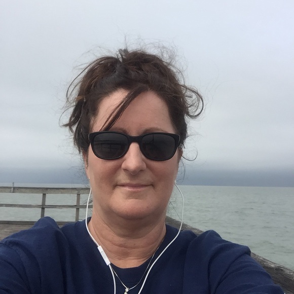 Profile Picture of Susan Braudaway (@bbraudaway) on Poshmark