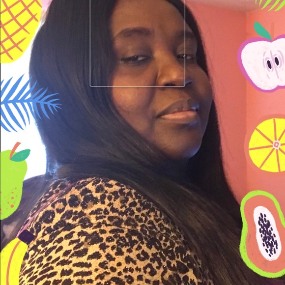 Profile Picture of Marie Duvivier (@myrleneduv) on Poshmark