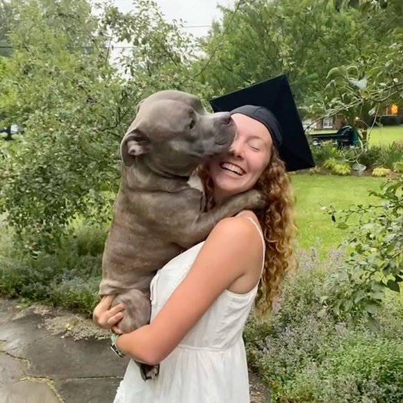 Profile Picture of Devin Mullowney (@devmullowney) on Poshmark