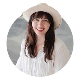 Profile Picture of Tabitha Emma | Brand Design And Graphics (@tabithaemma) on Pinterest