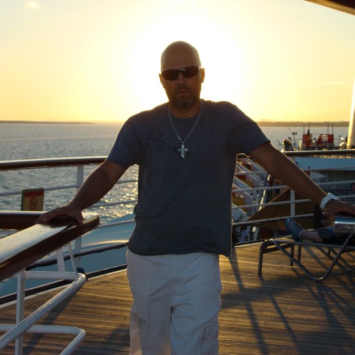 Profile Picture of wayneblakely (@bigdaddiwane) on Tiktok