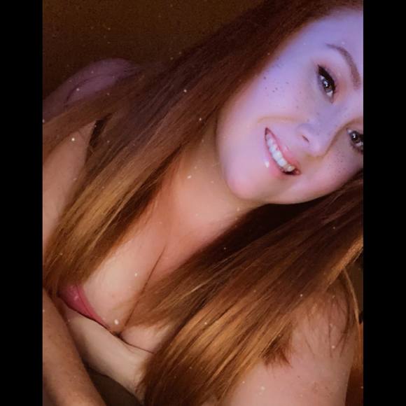 Profile Picture of Dalanie Schleder (@dalanie_9) on Poshmark