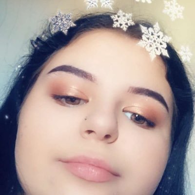 Profile Picture of Zoe Gibbs (@zoegibbsxo) on Twitter