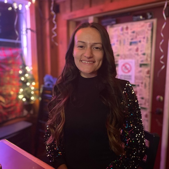 Profile Picture of Candace Rodrigues (@xcandacex) on Poshmark