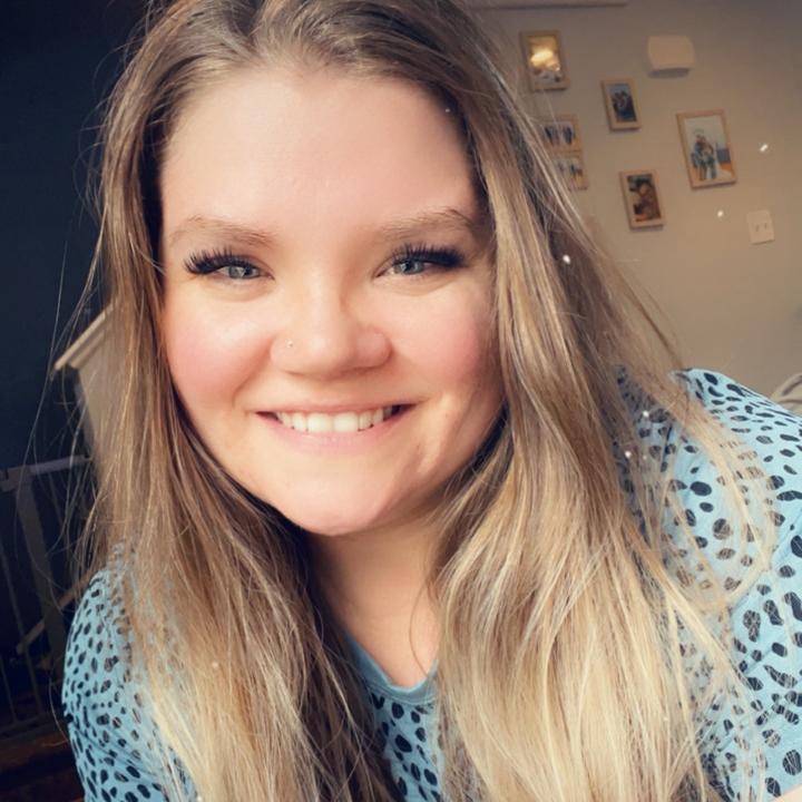 Profile Picture of 🫶DANII🫶 (@daniellee.devore) on Tiktok